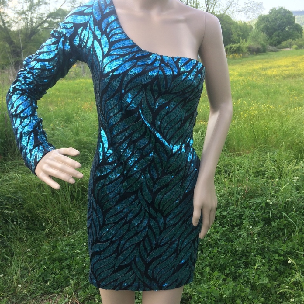 Aqua Blue Sequined One Sleeve Formal Dress